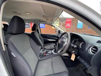 Nissan Navara 2.3 dCi Visia 4WD Euro 6 (s/s) 4dr
