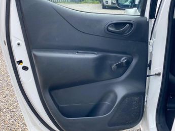 Nissan Navara 2.3 dCi Visia 4WD Euro 6 (s/s) 4dr