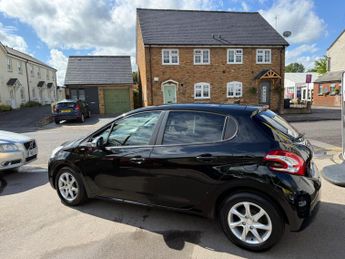 Peugeot 208 1.2 VTi PureTech Style Euro 5 5dr