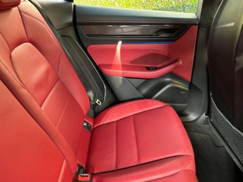 Porsche Macan 100kWh Turbo Auto 4WD 5dr