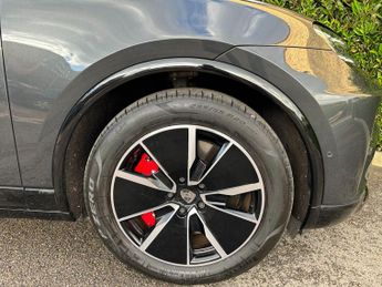 Porsche Macan 100kWh Turbo Auto 4WD 5dr