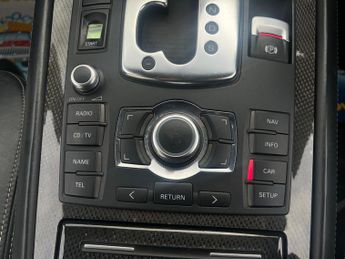 Audi S8 5.2 FSI quattro 4dr