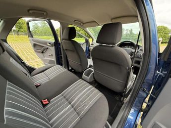 Ford Focus 1.6 Style Hatchback 5dr Petrol Manual (159 g/km, 99 bhp)