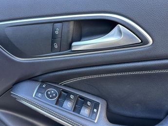 Mercedes-Benz GLA 1.6 GLA200 Sport (Executive) 7G-DCT Euro 6 (s/s) 5dr