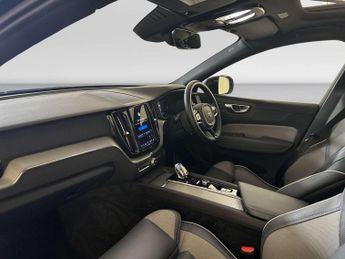 Volvo XC60 2.0h T6 Recharge 18.8kWh Plus SUV 5dr Petrol Plug-in Hybrid Auto
