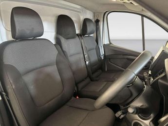 Renault Trafic 2.0 dCi Blue LL30 Advance Panel Van 5dr Diesel Manual L2 H1 Euro