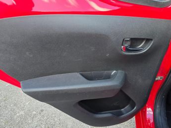 Toyota AYGO 1.0 VVT-i x-play Euro 6 5dr