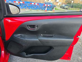 Toyota AYGO 1.0 VVT-i x-play Euro 6 5dr