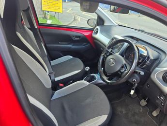 Toyota AYGO 1.0 VVT-i x-play Euro 6 5dr