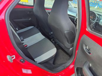 Toyota AYGO 1.0 VVT-i x-play Euro 6 5dr