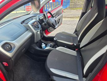 Toyota AYGO 1.0 VVT-i x-play Euro 6 5dr
