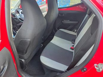 Toyota AYGO 1.0 VVT-i x-play Euro 6 5dr
