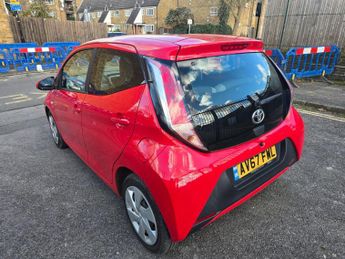 Toyota AYGO 1.0 VVT-i x-play Euro 6 5dr