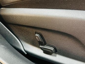 Mercedes-Benz C Class 2.0 C220d AMG Line (Premium Plus) G-Tronic+ Euro 6 (s/s) 5dr