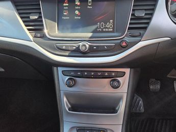 Vauxhall Astra 1.6 CDTi ecoTEC BlueInjection Design Sports Tourer Euro 6 (s/s) 
