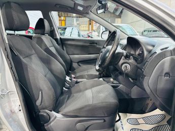 Hyundai i30 1.6 CRDi Comfort Auto Euro 5 5dr