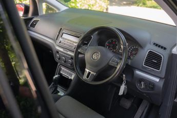 Volkswagen Sharan 2.0 TDI BlueMotion Tech SE DSG Euro 5 (s/s) 5dr