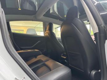 Tesla Model 3 (Dual Motor) Performance Auto 4WDE 4dr (Performance Upgrade)