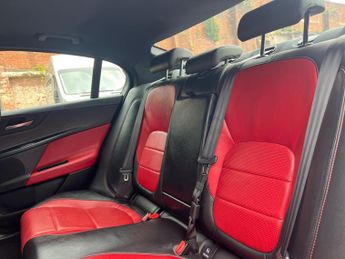 Jaguar XE 2.0d R-Sport Auto Euro 6 (s/s) 4dr