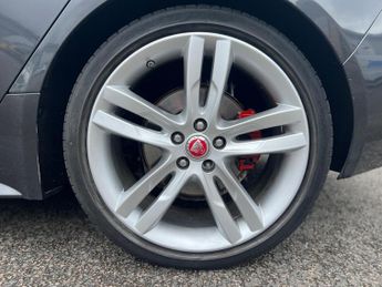 Jaguar XE 2.0d R-Sport Auto Euro 6 (s/s) 4dr