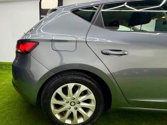 SEAT Leon 1.6 TDI CR SE DSG Euro 5 (s/s) 5dr