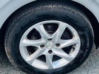 Peugeot 208 1.4 e-HDi Active EGC Euro 5 (s/s) 5dr