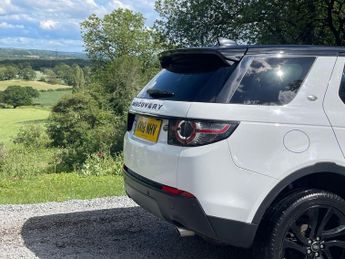 LAND ROVER DISCOVERY SPORT 2.0 TD4 HSE SUV 5dr Diesel Auto 4WD Euro 6 (s/s) (180 ps)