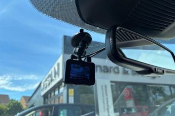 Nissan Qashqai 1.3 DiG-T MH 158 N-Connecta 5dr Xtronic