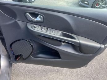 Renault Clio 1.5 dCi Dynamique S Nav Hatchback 5dr Diesel Auto Euro 6 (90 ps)