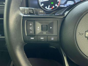 Nissan Qashqai 1.3 DIG-T MHEV Acenta Premium SUV 5dr Petrol Hybrid Manual Euro 