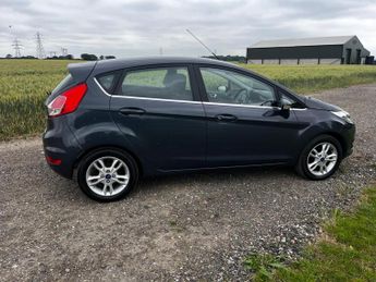 Ford Fiesta 1.6 Zetec Hatchback 5dr Petrol Powershift Euro 5 (105 ps)
