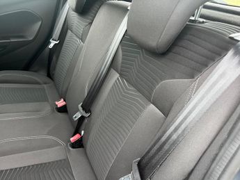 Ford Fiesta 1.6 Zetec Hatchback 5dr Petrol Powershift Euro 5 (105 ps)