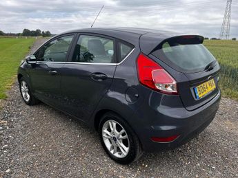 Ford Fiesta 1.6 Zetec Hatchback 5dr Petrol Powershift Euro 5 (105 ps)