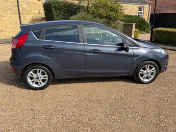 Ford Fiesta 1.6 Zetec Hatchback 5dr Petrol Powershift Euro 5 (105 ps)