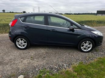 Ford Fiesta 1.6 Zetec Hatchback 5dr Petrol Powershift Euro 5 (105 ps)
