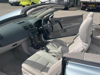 Volvo C70 2.4i SE Lux Geartronic 2dr