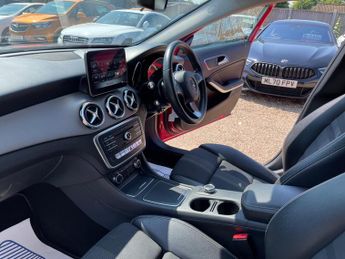 Mercedes-Benz GLA 1.6 GLA180 Urban Edition 7G-DCT Euro 6 (s/s) 5dr