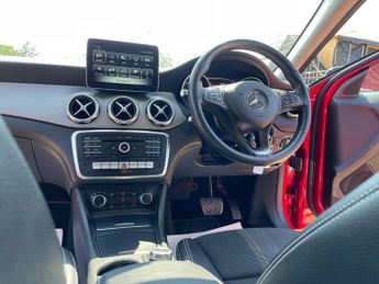 Mercedes-Benz GLA 1.6 GLA180 Urban Edition 7G-DCT Euro 6 (s/s) 5dr