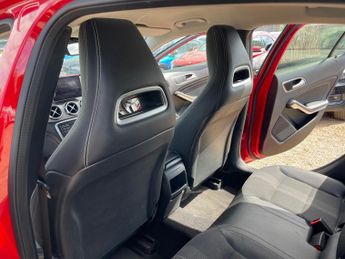 Mercedes-Benz GLA 1.6 GLA180 Urban Edition 7G-DCT Euro 6 (s/s) 5dr