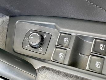 Volkswagen Tiguan 2.0 TDI BlueMotion Tech SEL DSG 4Motion Euro 6 (s/s) 5dr