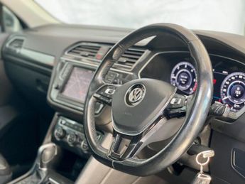 Volkswagen Tiguan 2.0 TDI BlueMotion Tech SEL DSG 4Motion Euro 6 (s/s) 5dr