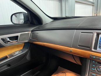 Jaguar XF 3.0d V6 Luxury Auto Euro 5 4dr