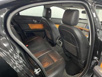 Jaguar XF 3.0d V6 Luxury Auto Euro 5 4dr