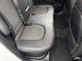 Hyundai ix35 2.0 CRDi SE Auto 4WD Euro 5 5dr (Nav)