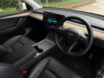 Tesla Model Y (Dual Motor) Long Range Auto 4WDE 5dr