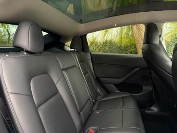 Tesla Model Y (Dual Motor) Long Range Auto 4WDE 5dr