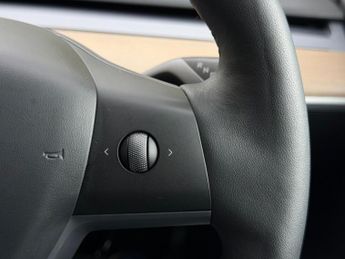 Tesla Model Y (Dual Motor) Long Range Auto 4WDE 5dr