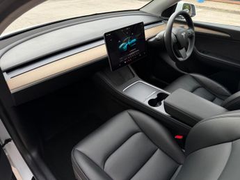 Tesla Model Y (Dual Motor) Long Range Auto 4WDE 5dr