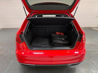 Audi A3 1.4 TFSI e-tron Sportback e-S Tronic Euro 6 5dr 8.8kWh