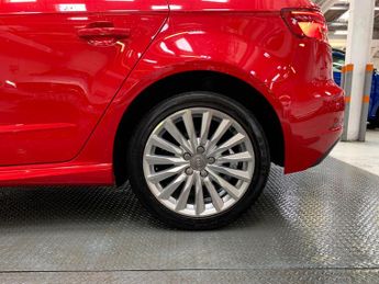Audi A3 1.4 TFSI e-tron Sportback e-S Tronic Euro 6 5dr 8.8kWh